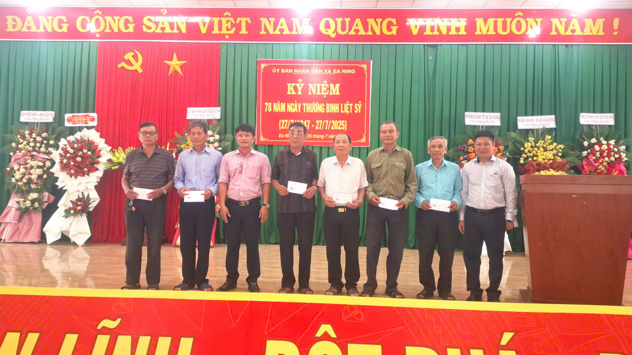 Đảng ủy, HĐND, UBND, UBMTTQ Việt Nam xã Ea Ning tổ chức nhiều hoạt động ý nghĩa nhân kỷ niệm Ngày Thương binh – Liệt sỹ 27/7
