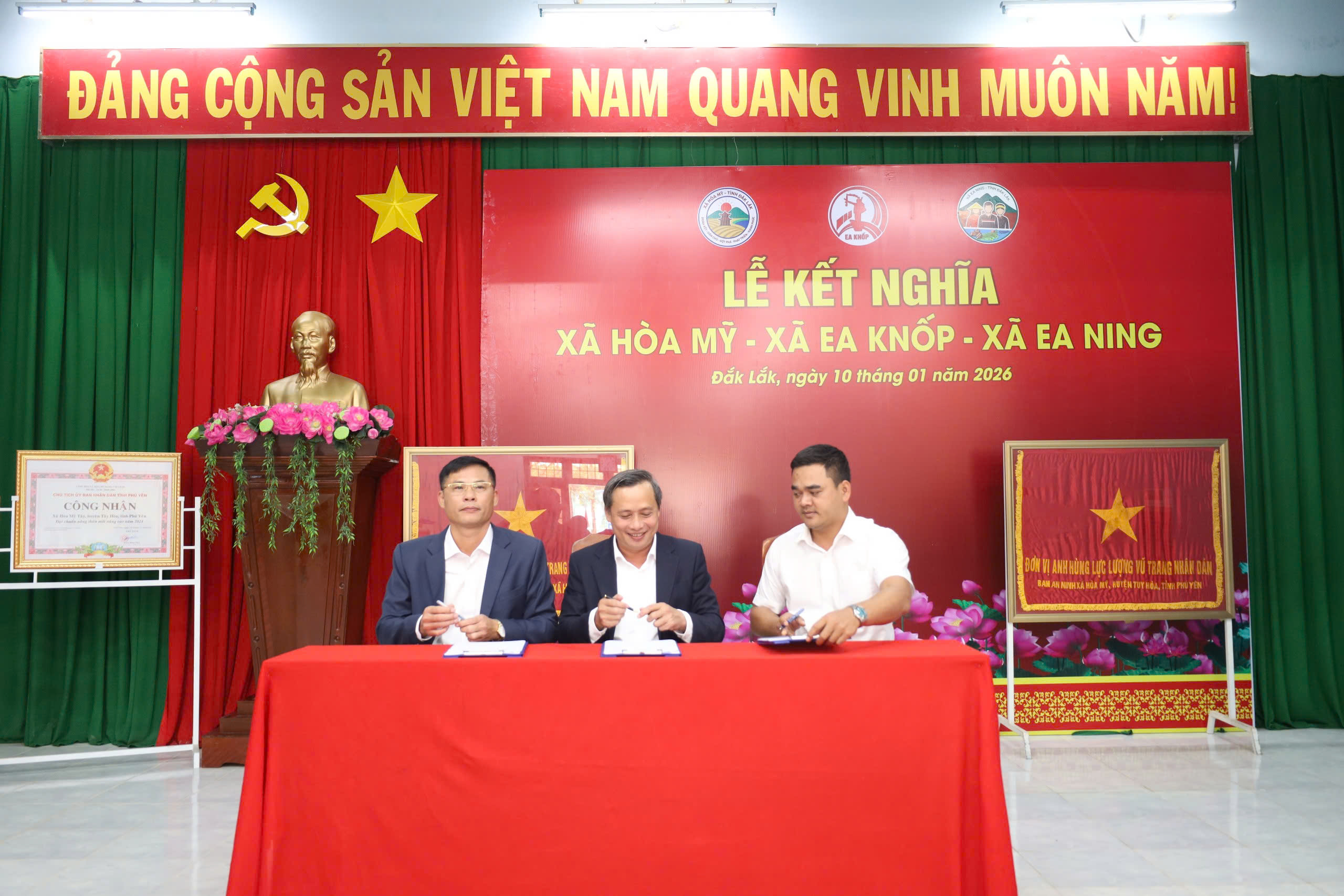 gen-h-z7416140869625_eca912c90478486f7c93f6da23bb10bf