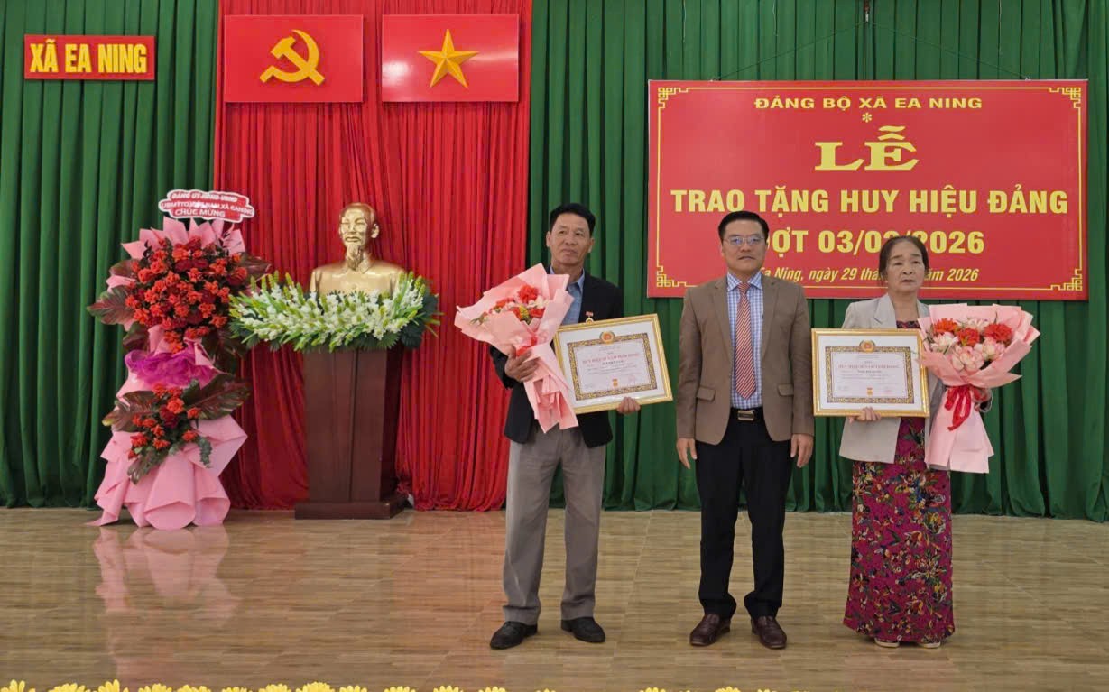 z7479924174503_1142f7f0e341f50505693e6ff8d8d57f